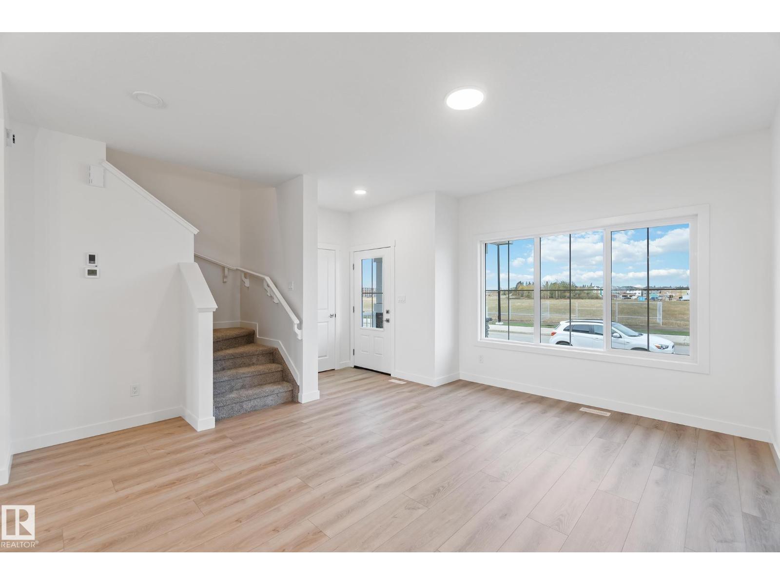 1013 Aster Bv Nw Property Photo 22