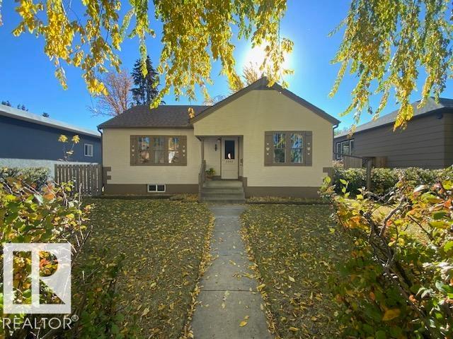 5005 46 AV Property Photo 1