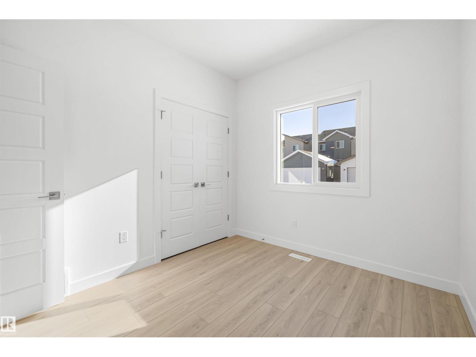 20715 43 Av Nw Property Photo 6