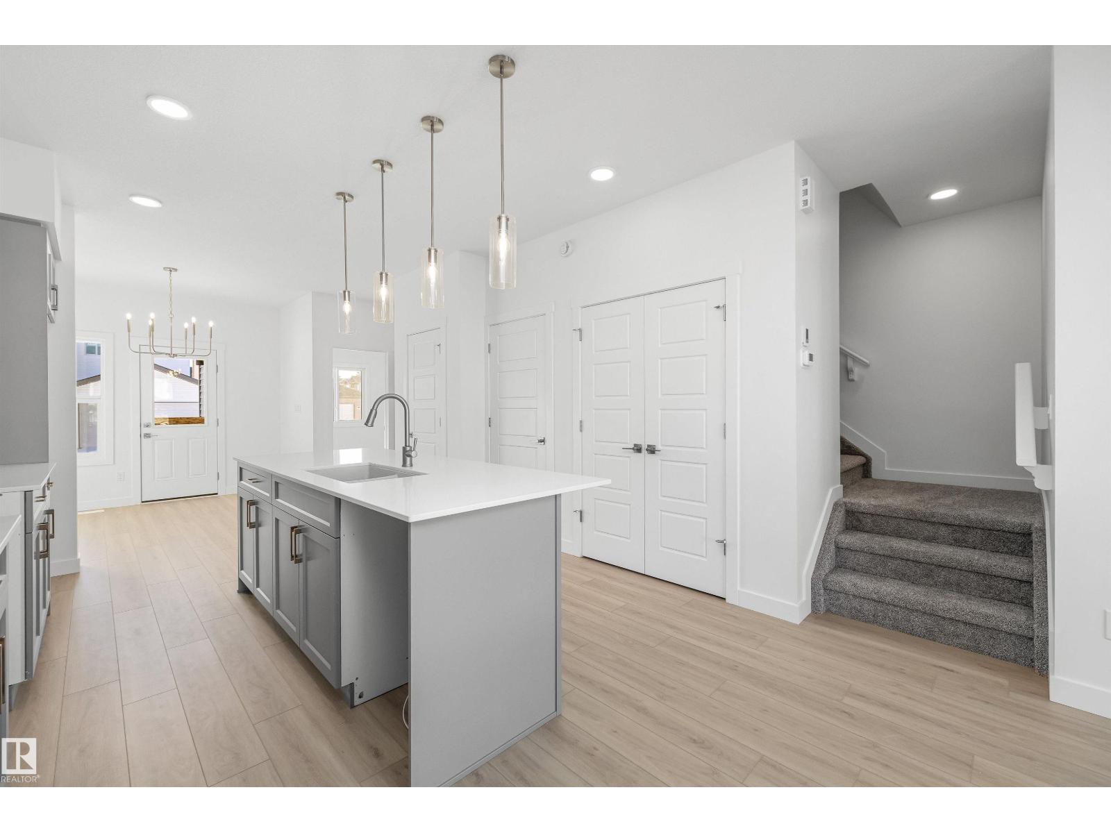20715 43 Av Nw Property Photo 11