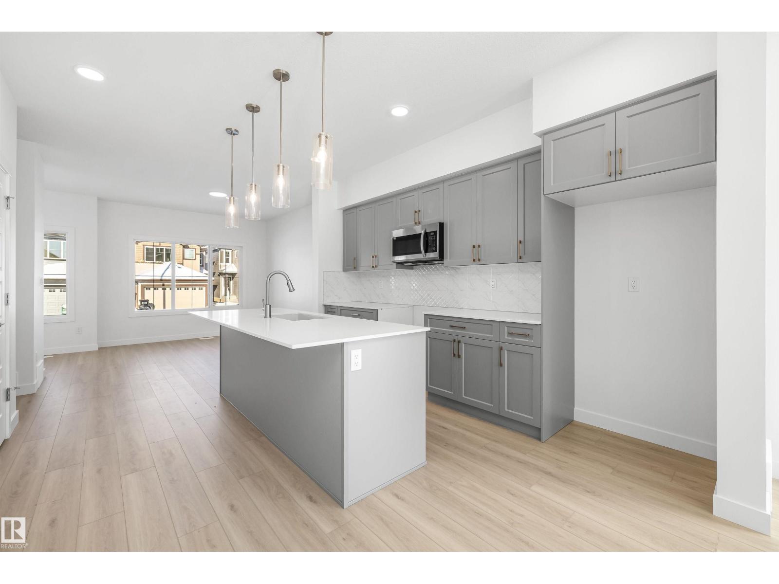 20715 43 Av Nw Property Photo 12