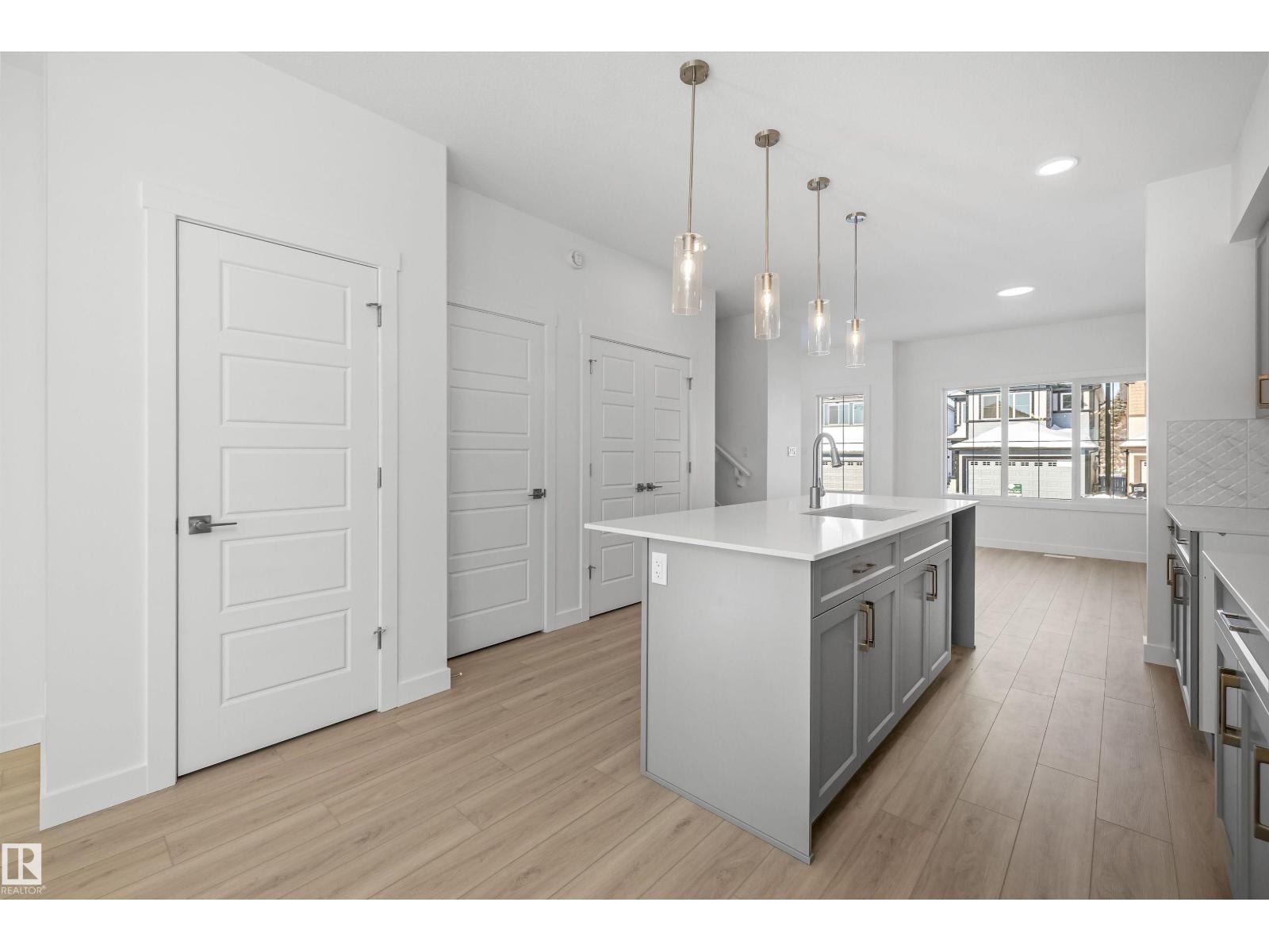 20715 43 Av Nw Property Photo 14