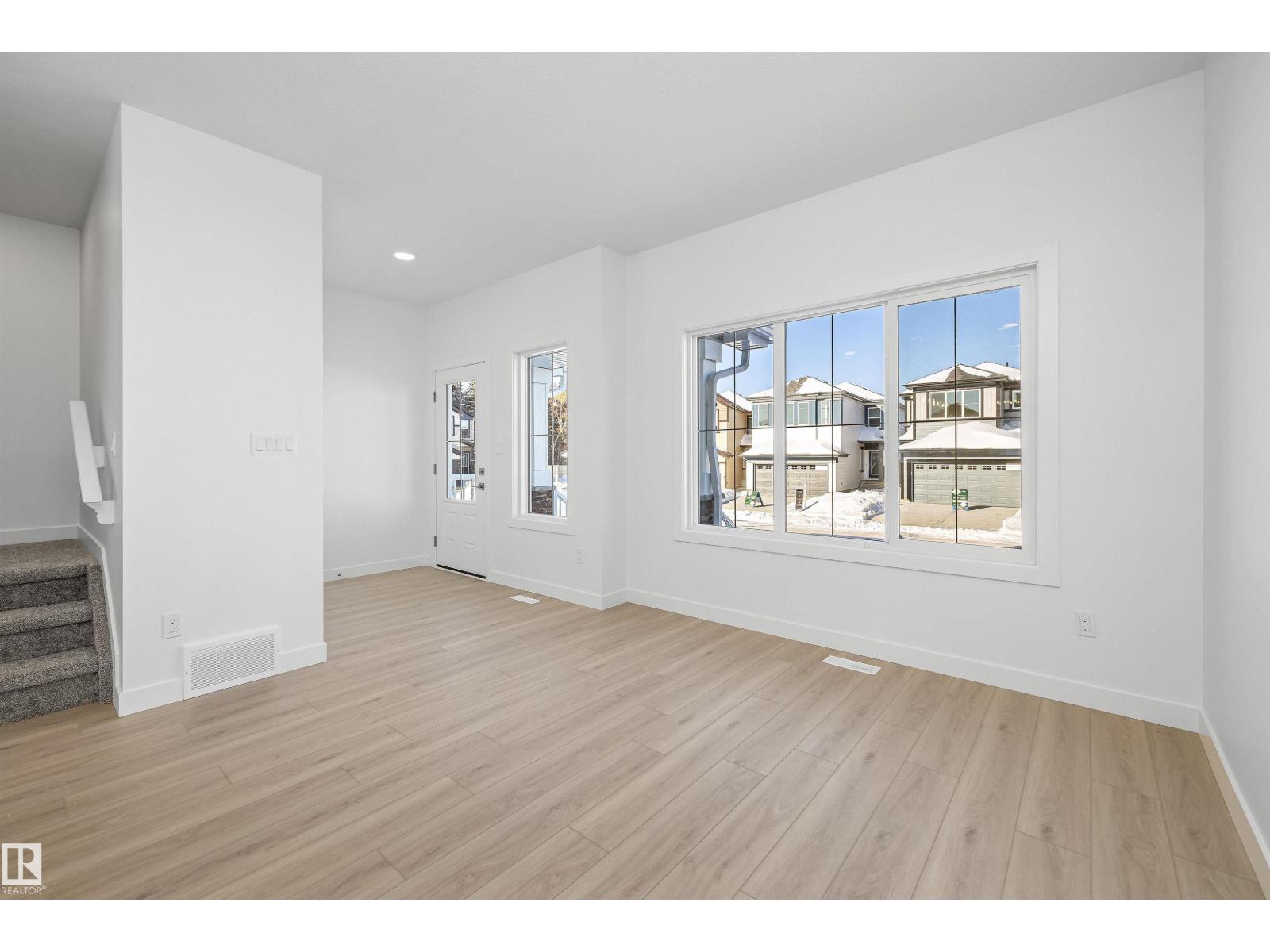 20715 43 Av Nw Property Photo 20