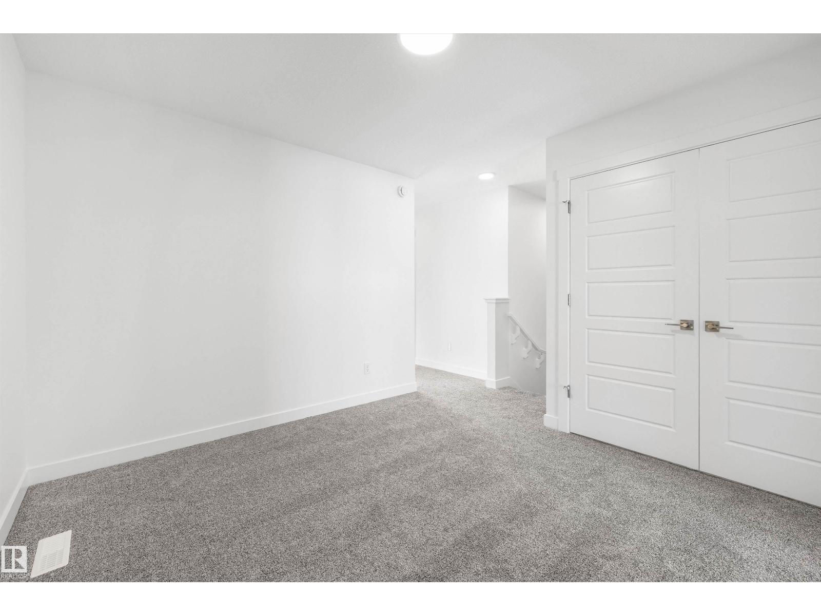 20715 43 Av Nw Property Photo 24