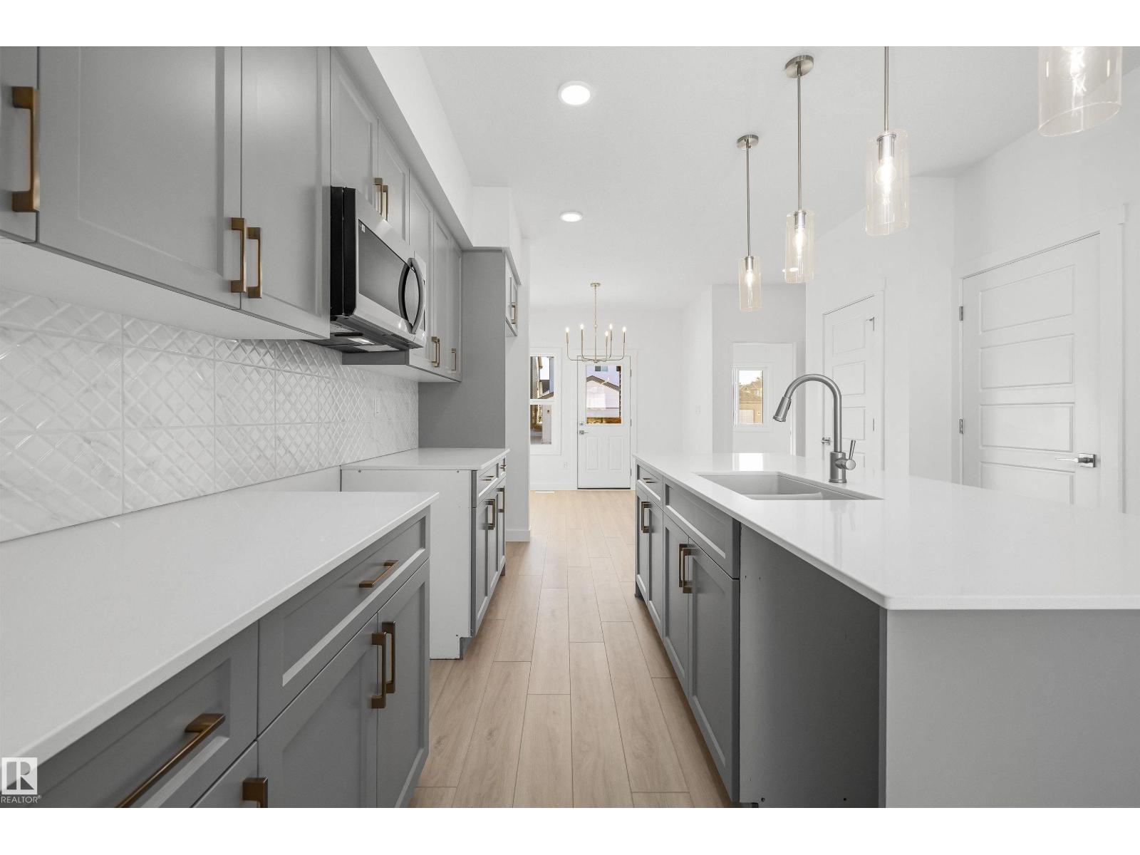 20715 43 Av Nw Property Photo 27