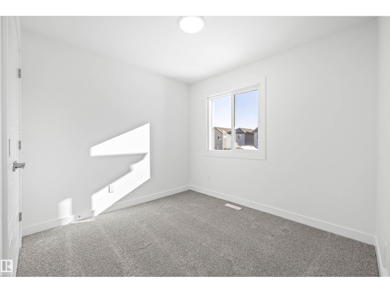 20715 43 Av Nw Property Photo 31