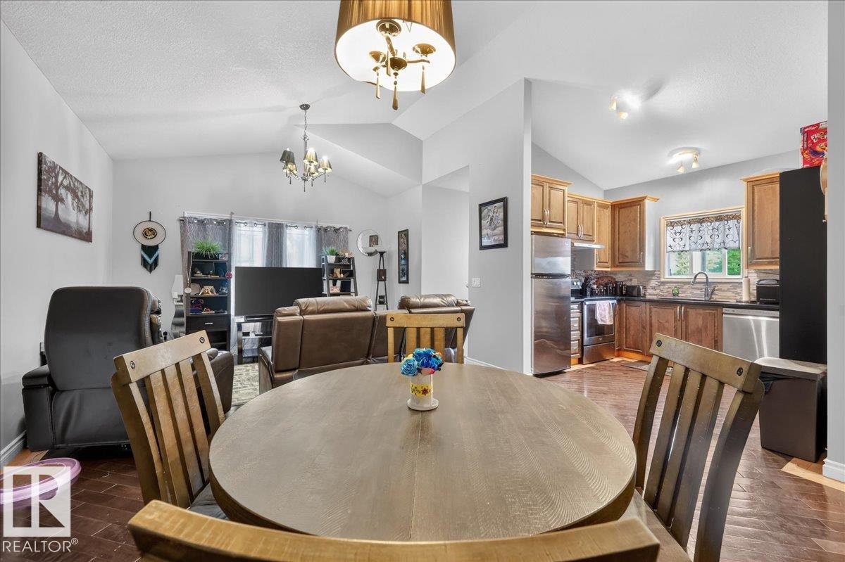11947 67 St Nw Property Photo 15