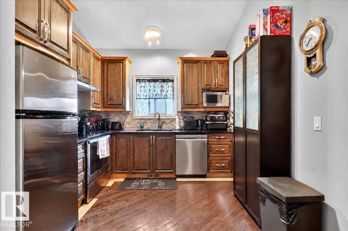 11947 67 St Nw Property Photo 16