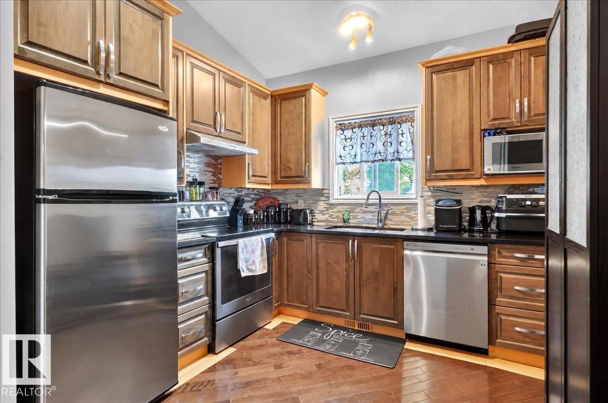11947 67 St Nw Property Photo 17