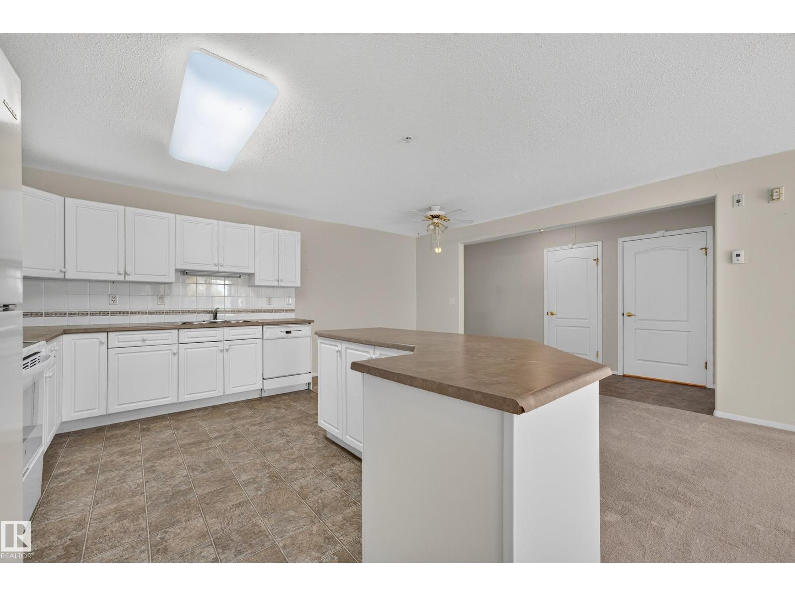 #306 8922 156 St Nw Property Photo 18