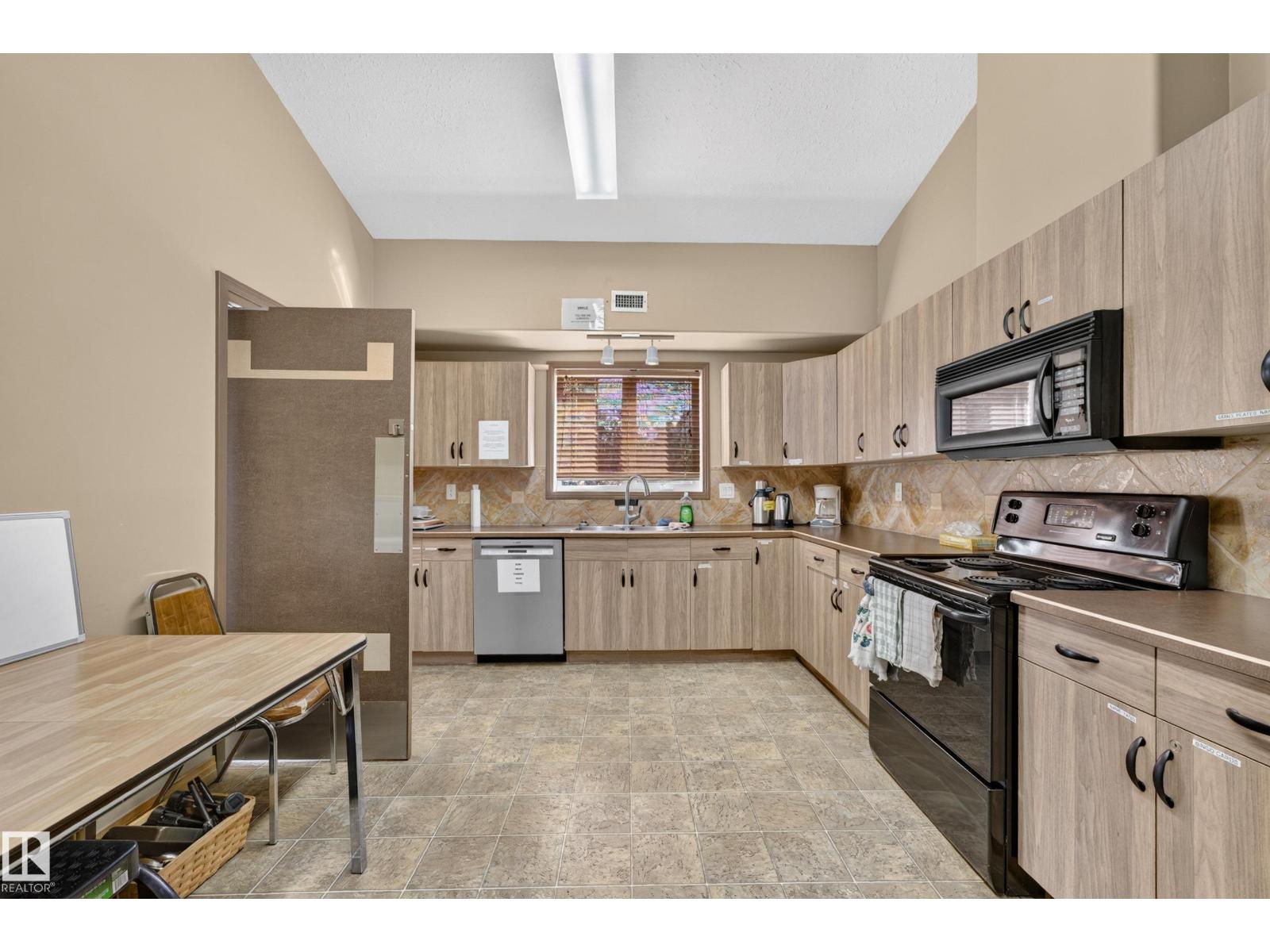 #306 8922 156 St Nw Property Photo 42