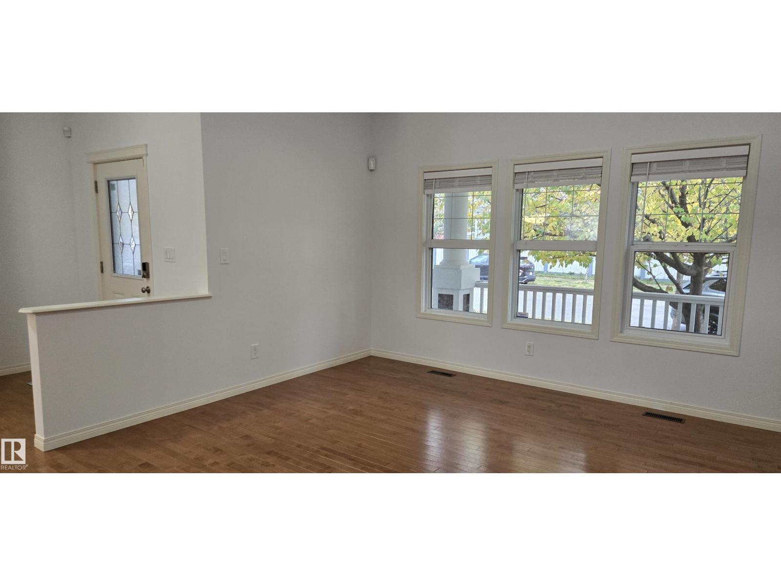 7307 14a Av Sw Property Photo 6