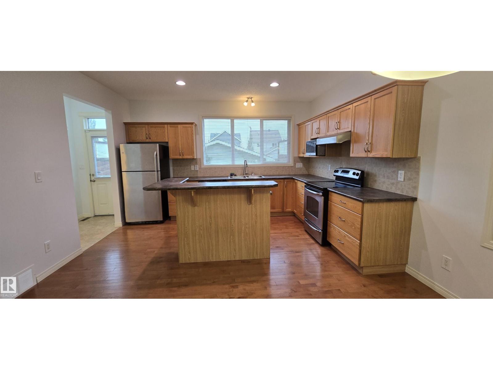 7307 14a Av Sw Property Photo 11