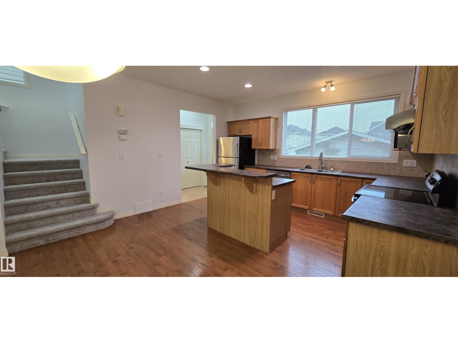 7307 14a Av Sw Property Photo 12