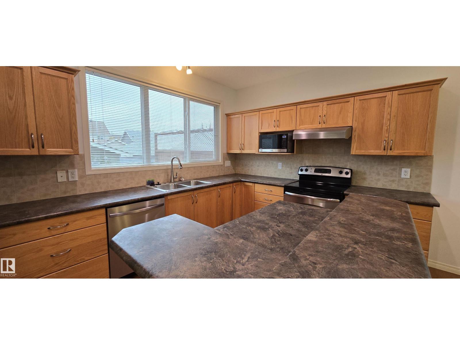 7307 14a Av Sw Property Photo 13
