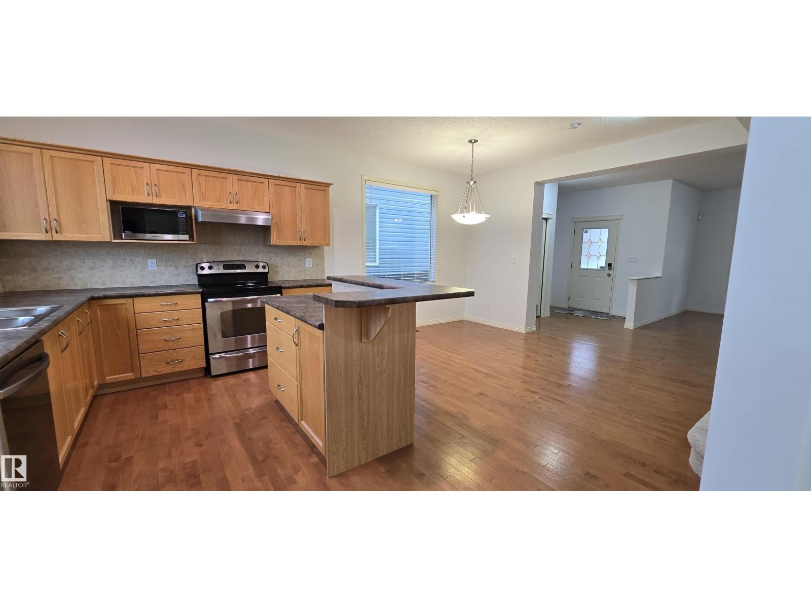 7307 14a Av Sw Property Photo 14