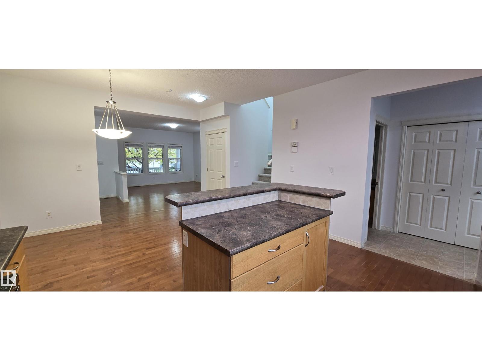 7307 14a Av Sw Property Photo 18