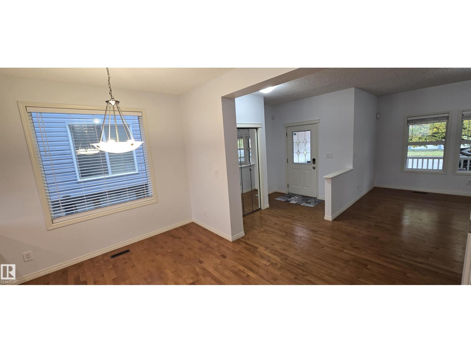 7307 14a Av Sw Property Photo 20