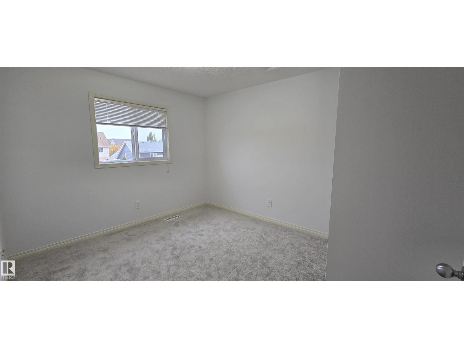 7307 14a Av Sw Property Photo 21