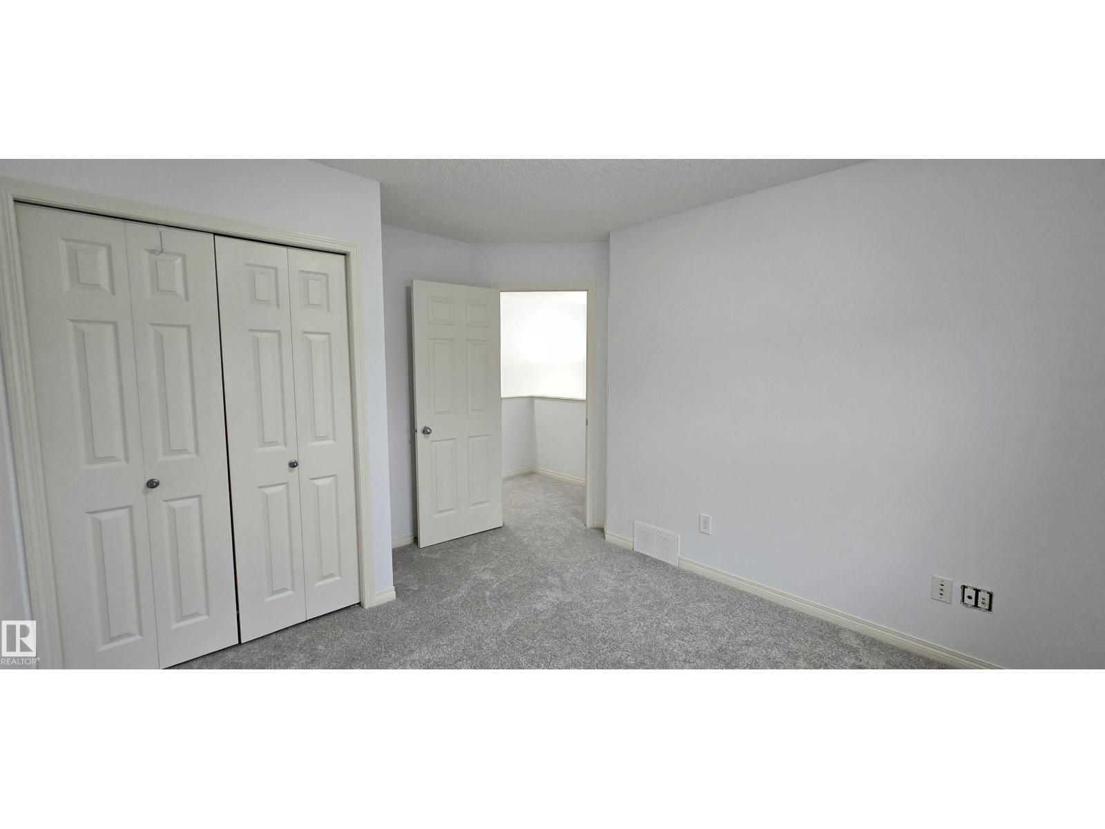 7307 14a Av Sw Property Photo 22