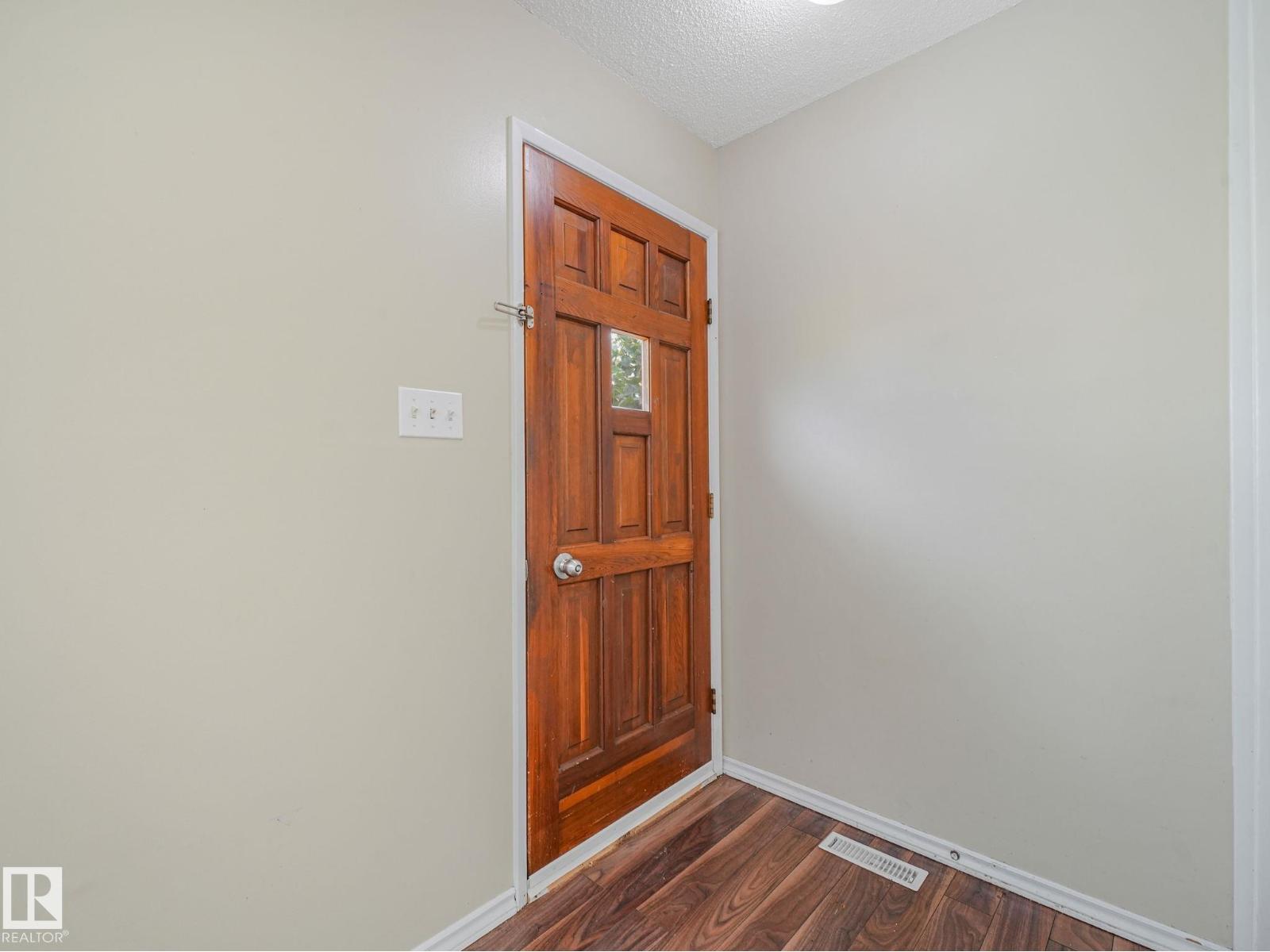 9315 151 Av Nw Property Photo 24