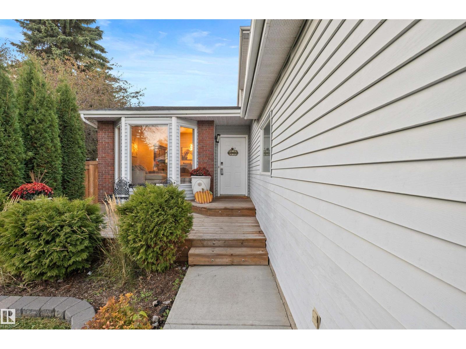 17 Donlevy Pl Property Photo 3