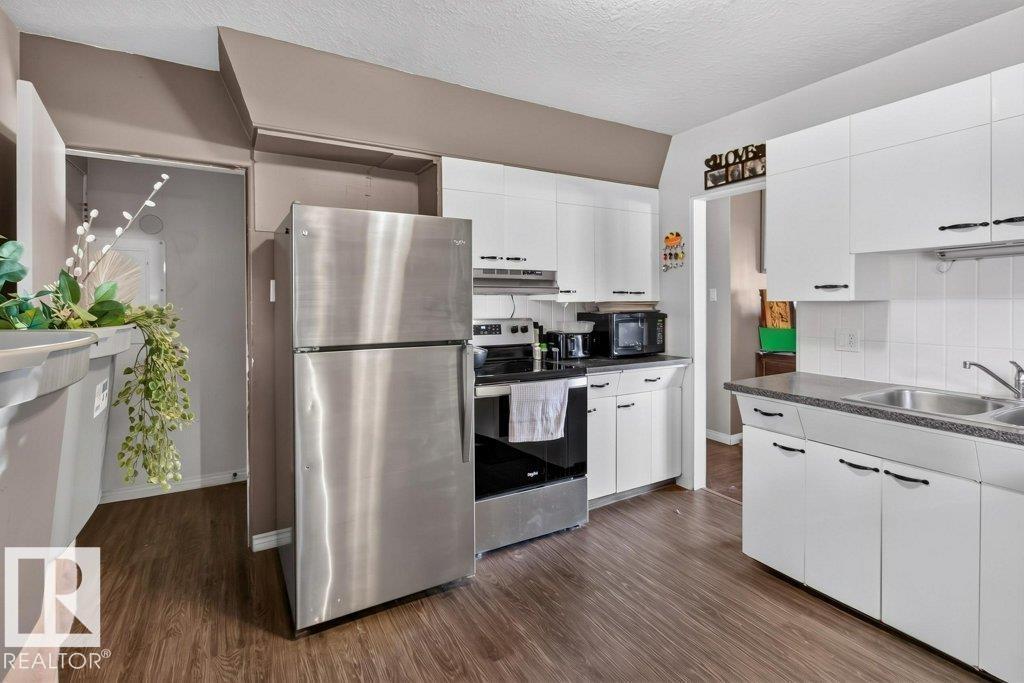 3829 110 Av Nw Property Photo 9