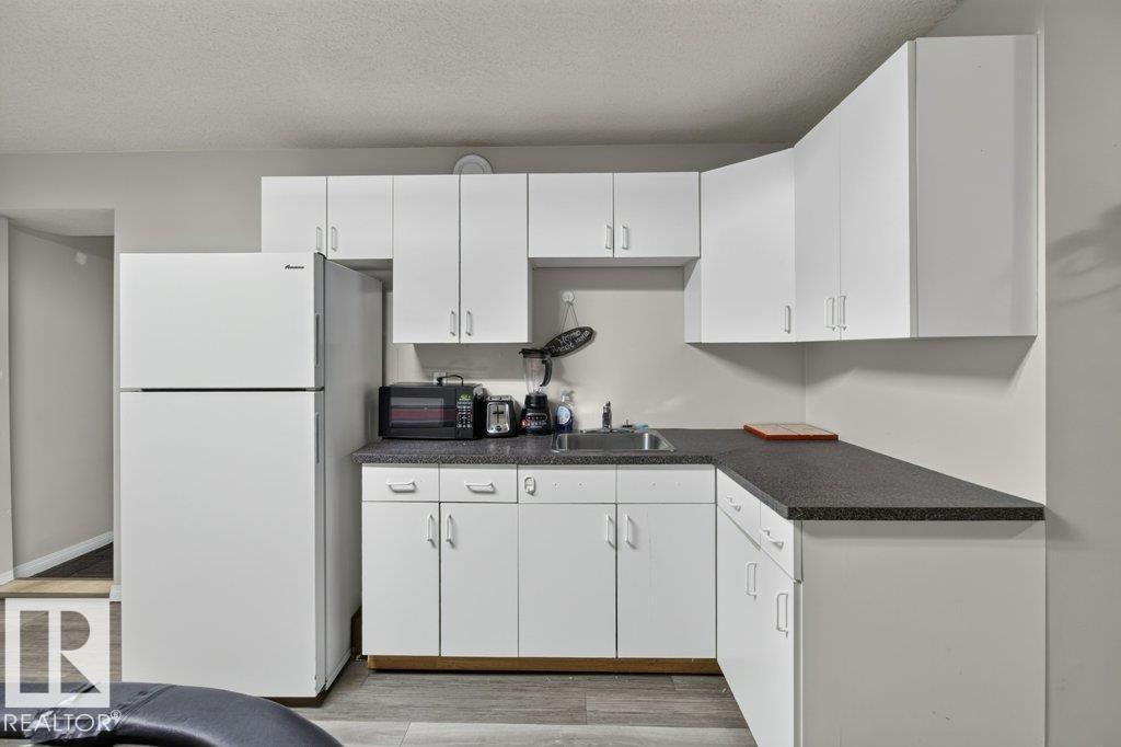 3829 110 Av Nw Property Photo 20
