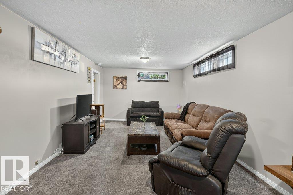 3829 110 Av Nw Property Photo 21
