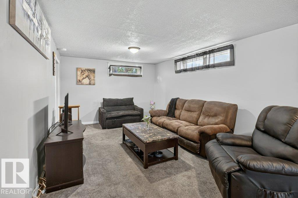 3829 110 Av Nw Property Photo 22