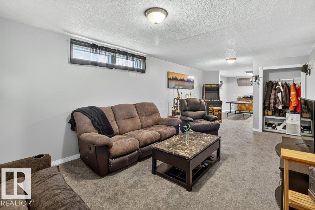 3829 110 Av Nw Property Photo 23