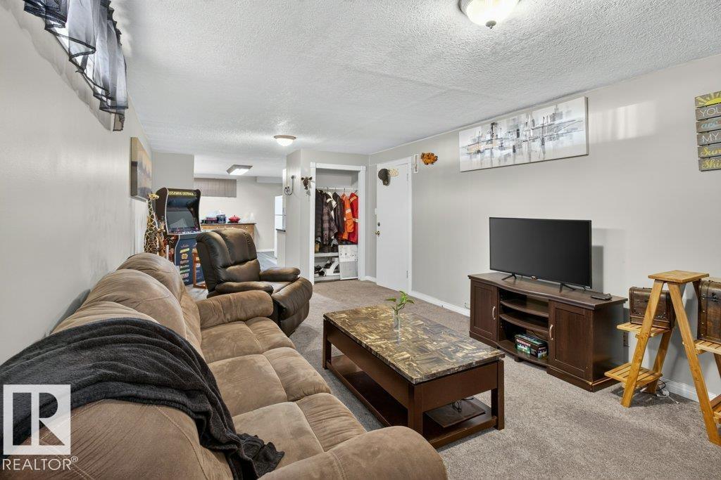 3829 110 Av Nw Property Photo 24