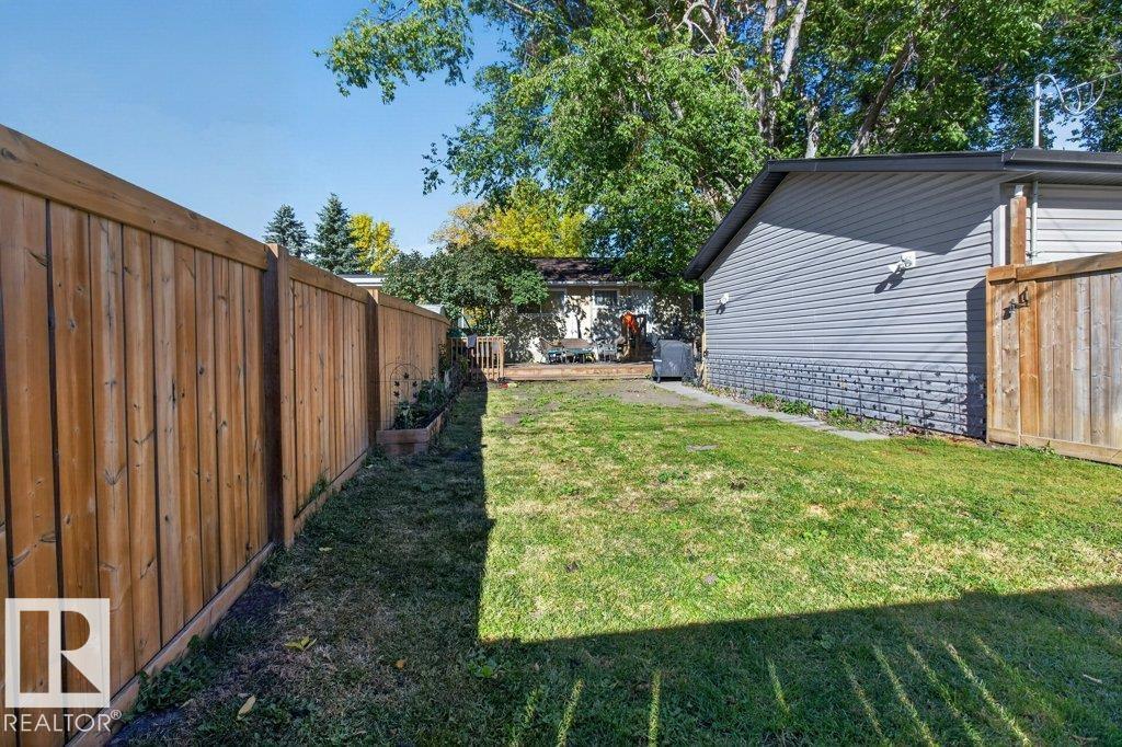 3829 110 Av Nw Property Photo 39