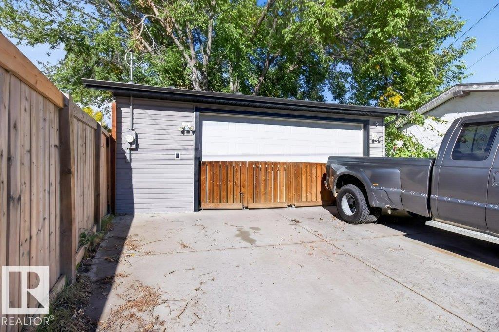 3829 110 Av Nw Property Photo 43