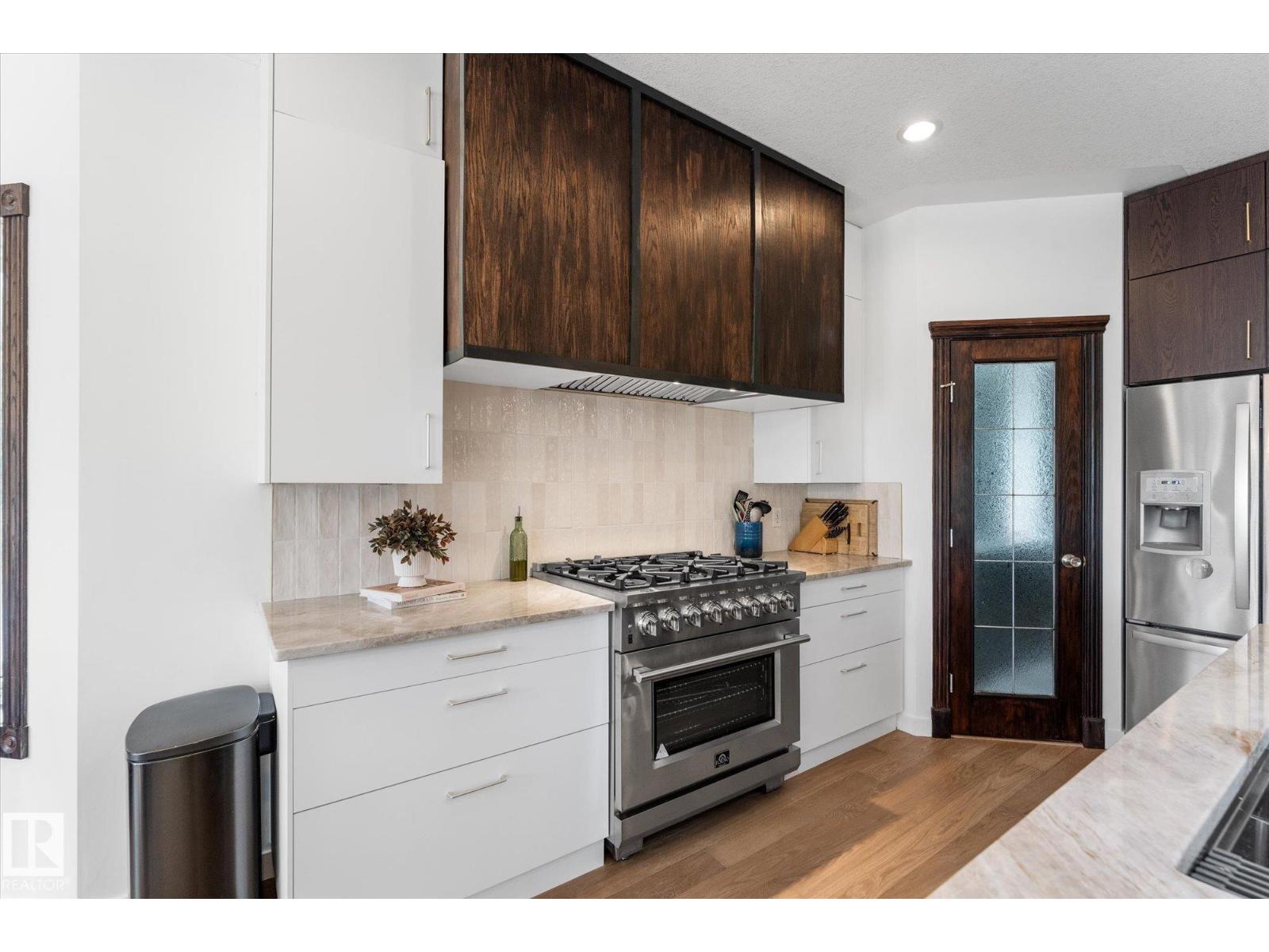 8704 165 Av Nw Property Photo 11