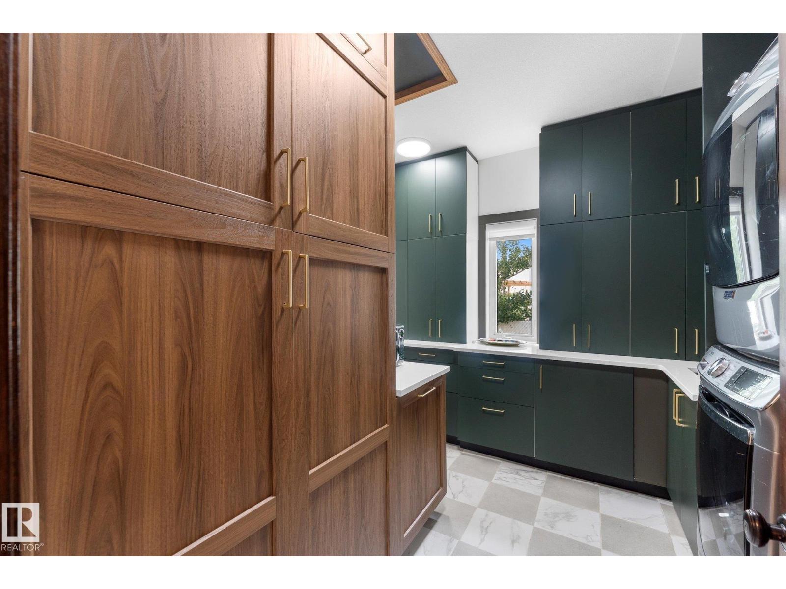 8704 165 Av Nw Property Photo 14