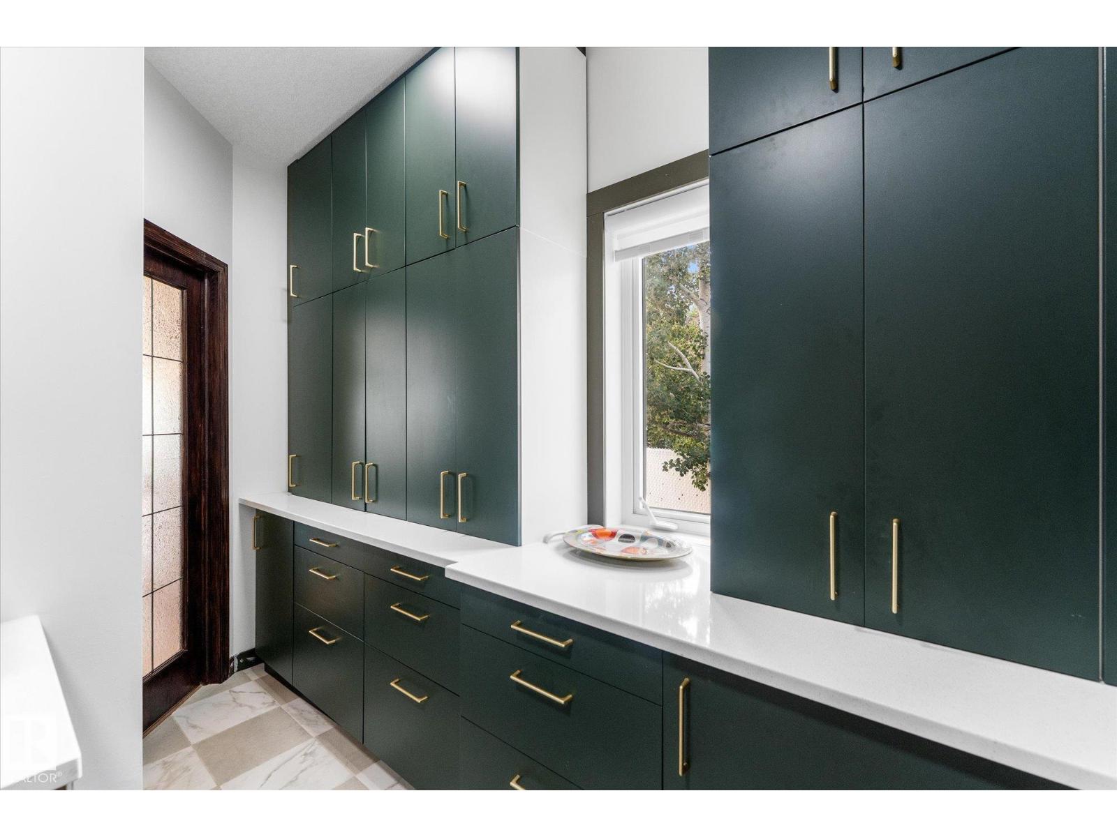 8704 165 Av Nw Property Photo 15