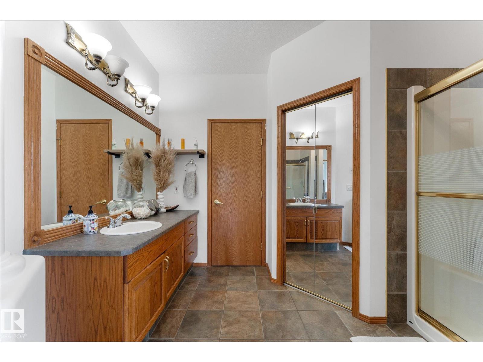 8704 165 Av Nw Property Photo 22