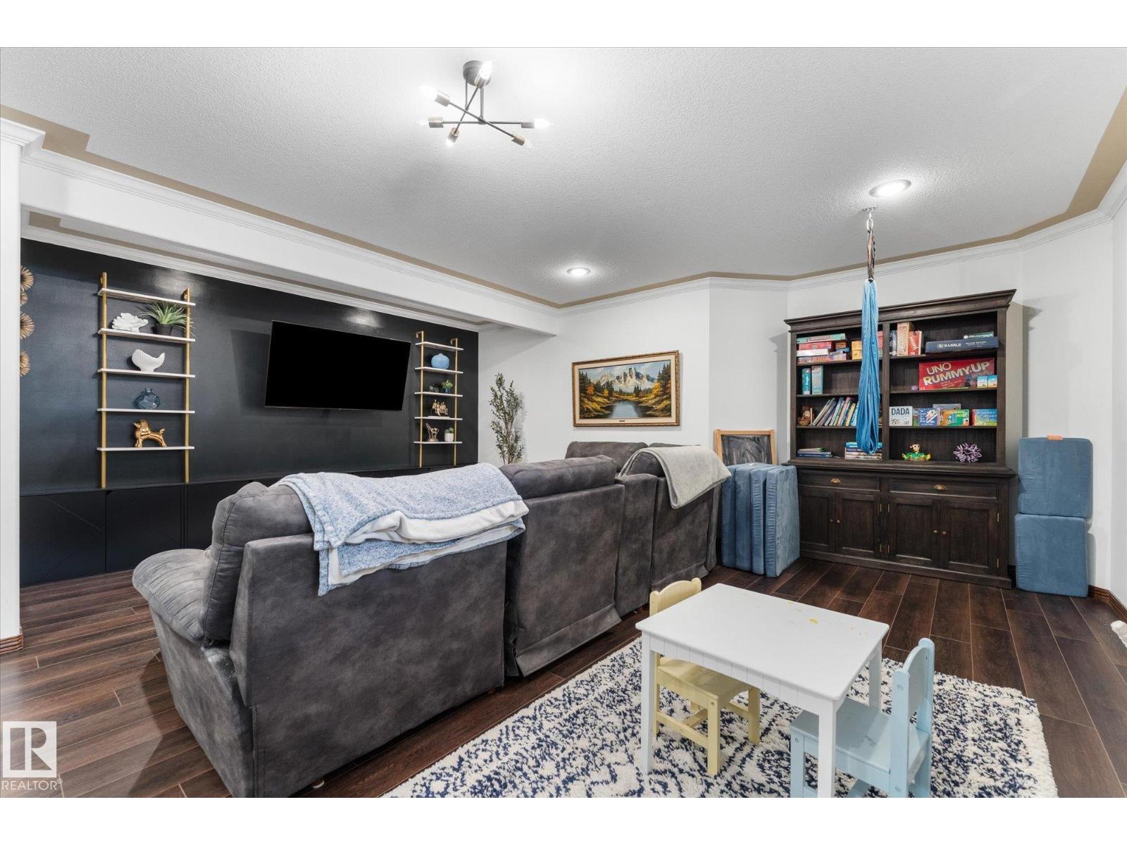 8704 165 Av Nw Property Photo 29
