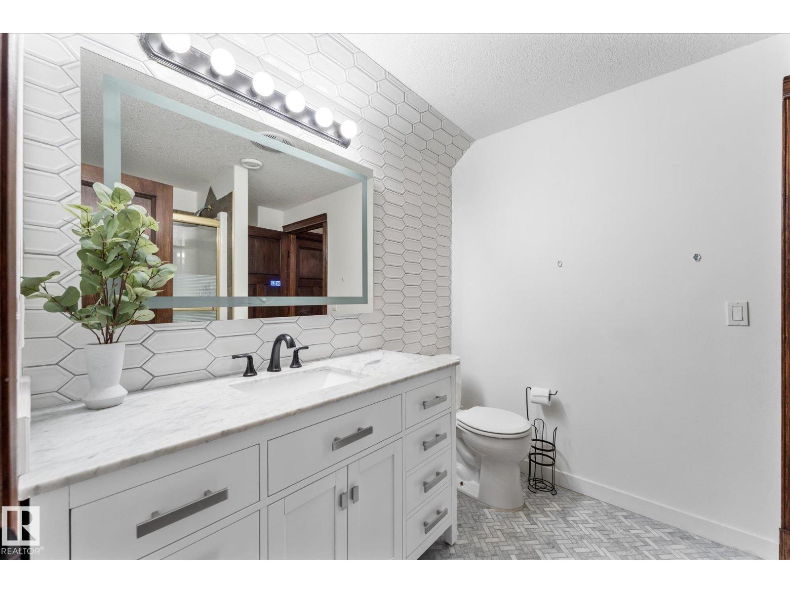 8704 165 Av Nw Property Photo 41