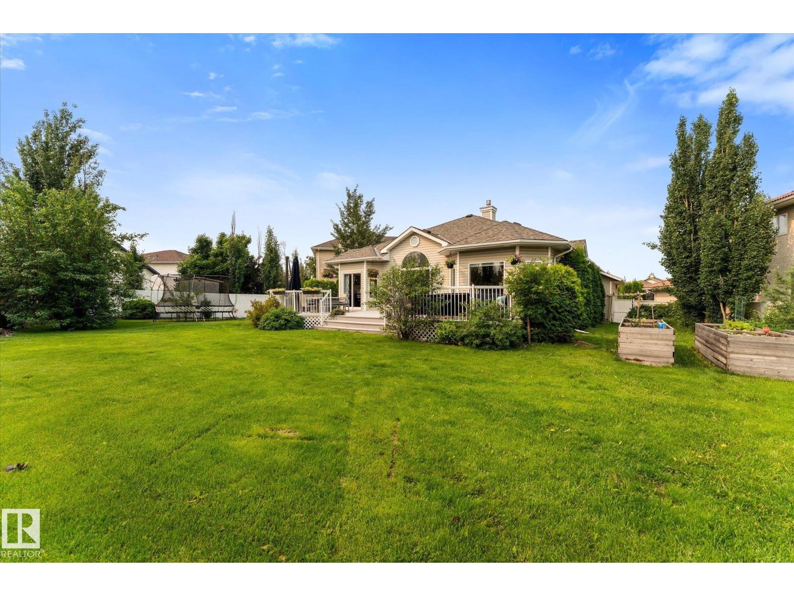 8704 165 Av Nw Property Photo 49