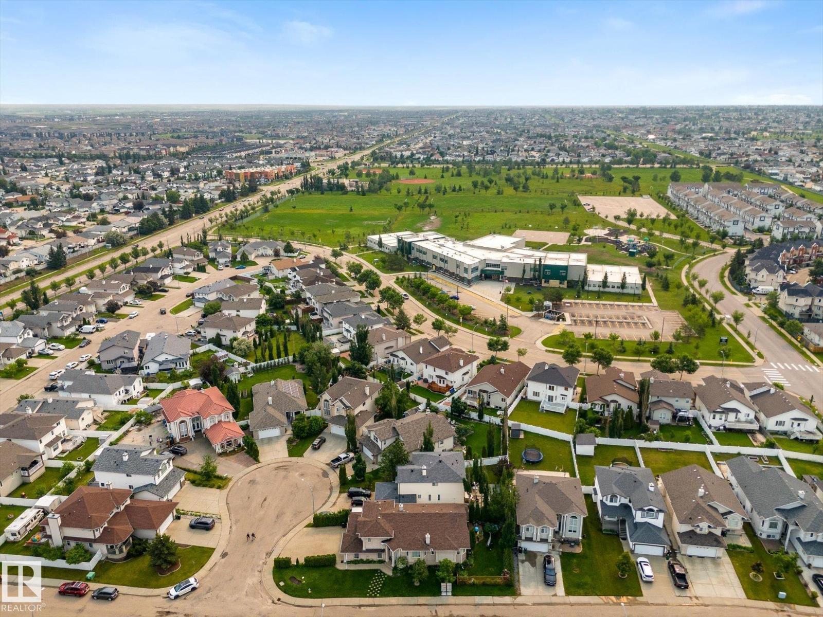 8704 165 Av Nw Property Photo 54
