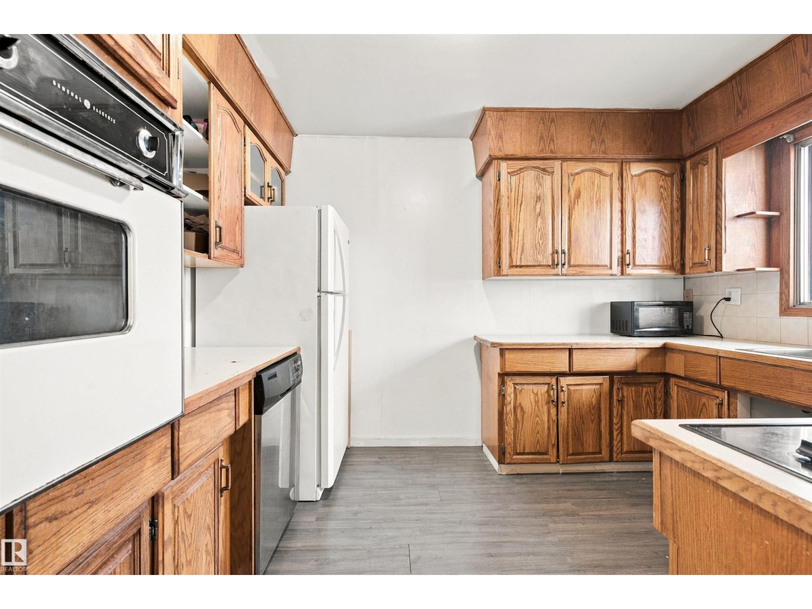 12303 115 Av Nw Property Photo 9