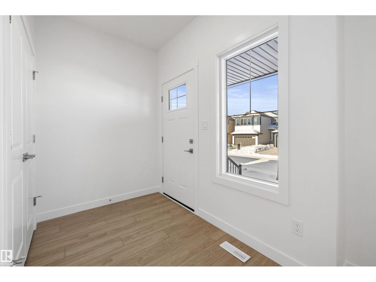 20711 43 Av Nw Property Photo 3