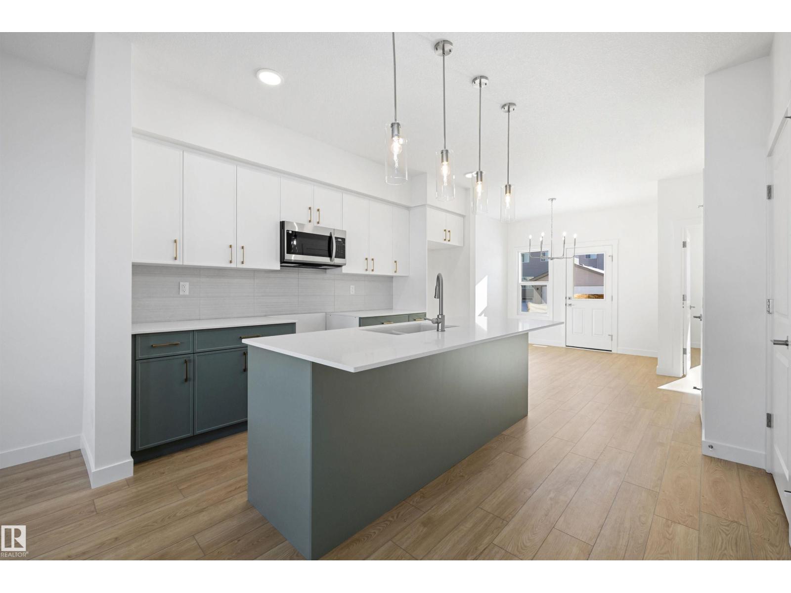20711 43 Av Nw Property Photo 10