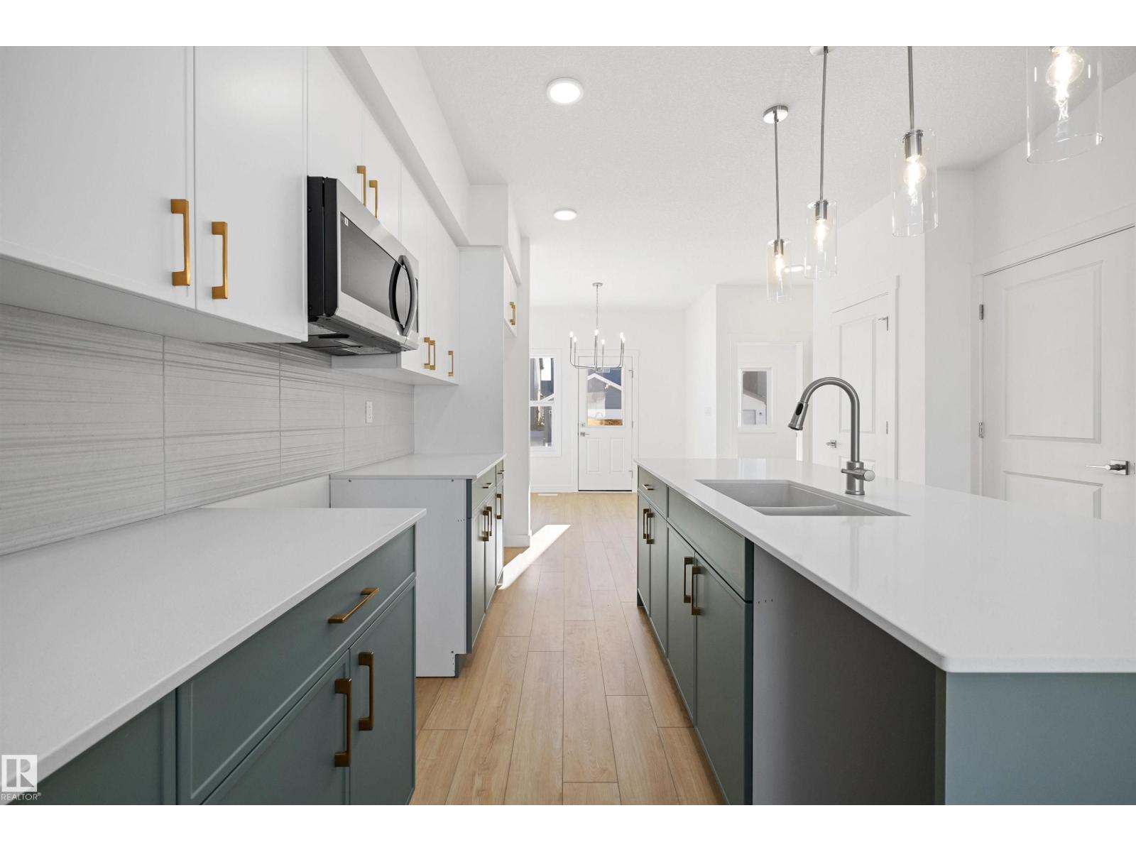 20711 43 Av Nw Property Photo 13