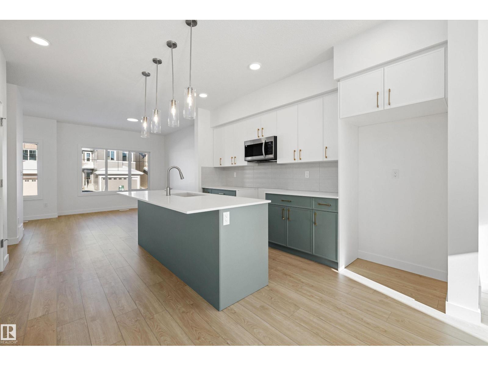 20711 43 Av Nw Property Photo 14