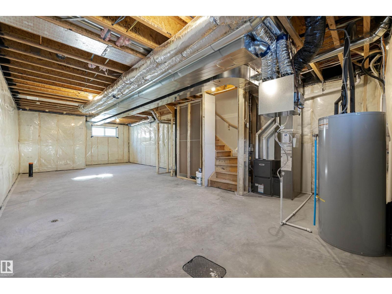 20711 43 Av Nw Property Photo 42