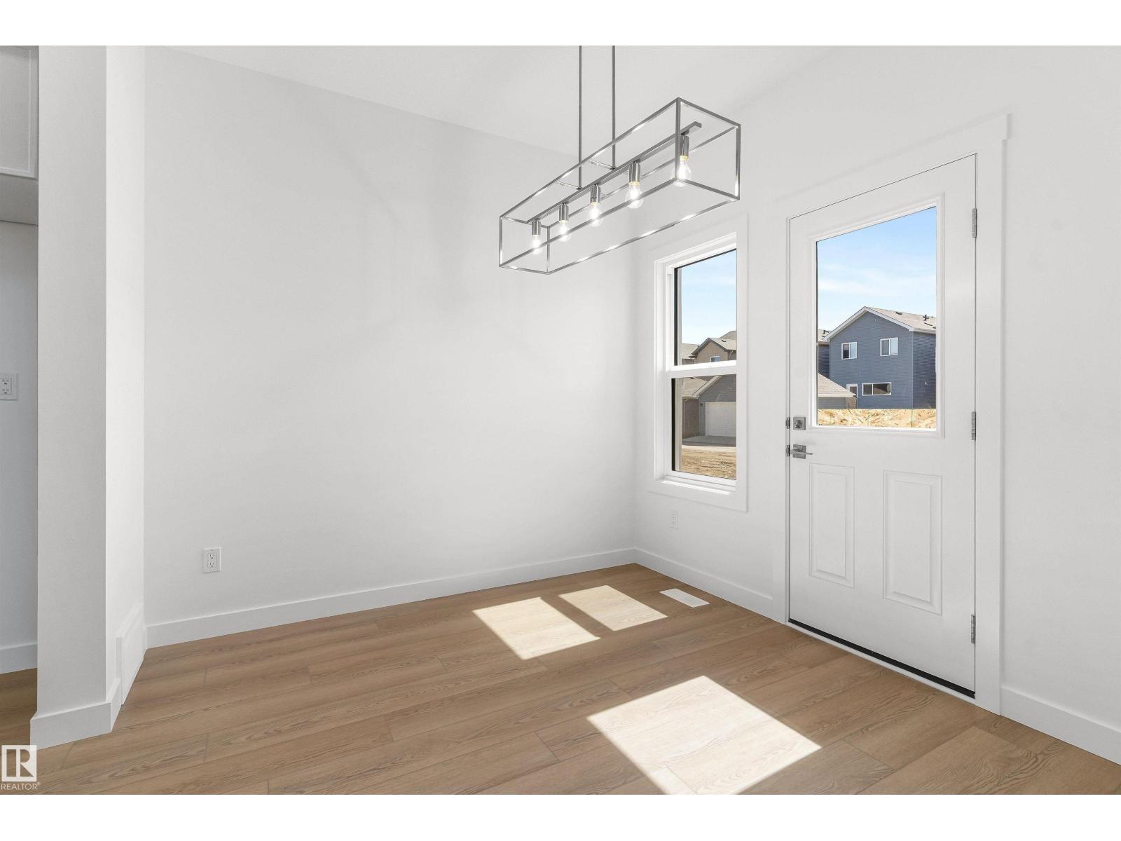 20703 43 Av Nw Property Photo 10
