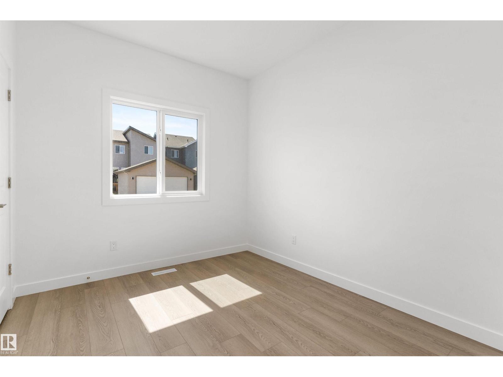 20703 43 Av Nw Property Photo 18